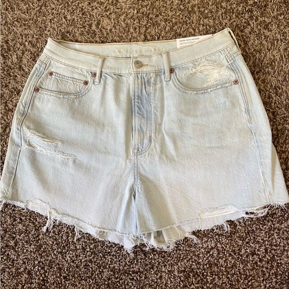 American Eagle Outfitters Pants - American Eagle womens destroyed 90s boyfriend short light wash button size14 NEW